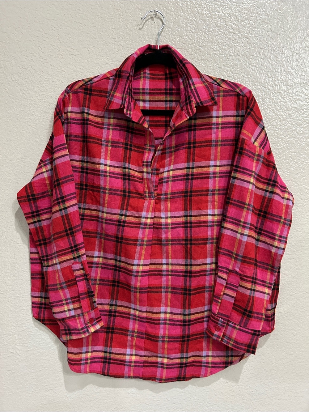 Day + Moon Red Pink Plaid Popover Button-Up Shirt V Neck Sz S  Summer TC0108